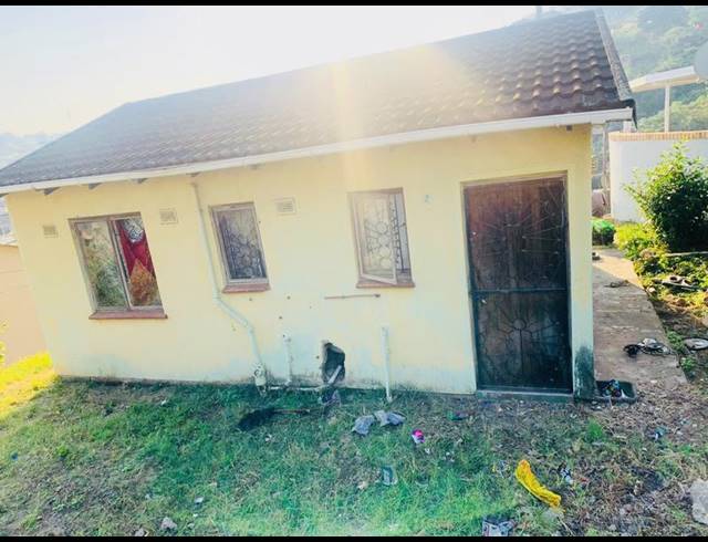 2 BEDROOM HOUSE FOR SALE IN UMLAZI Y